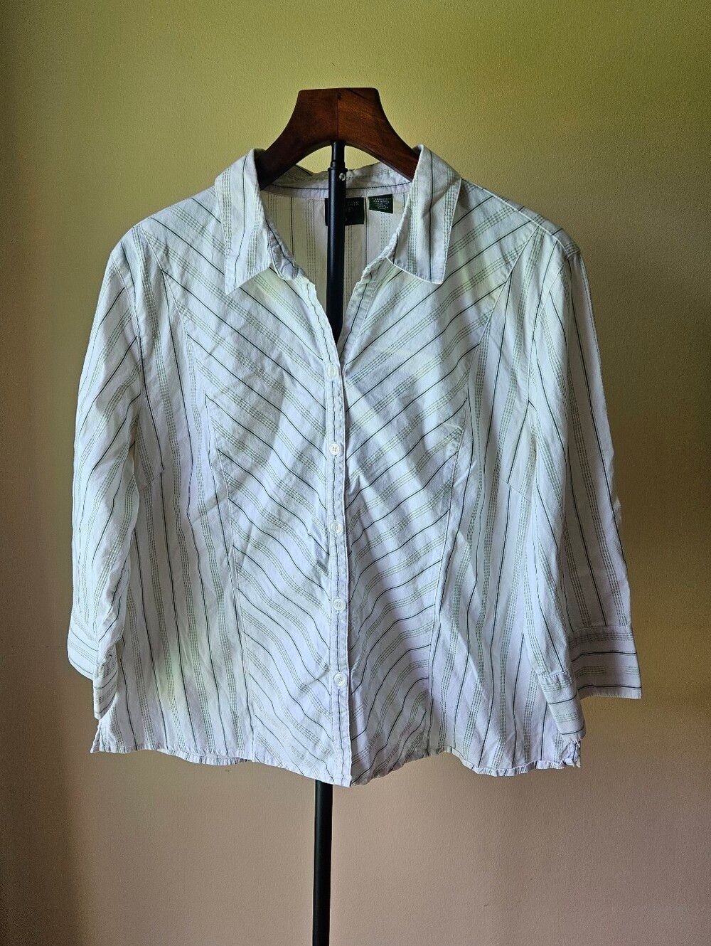 Mountain Lake White Shirt with Green Embroidered Pinstripes Size XL